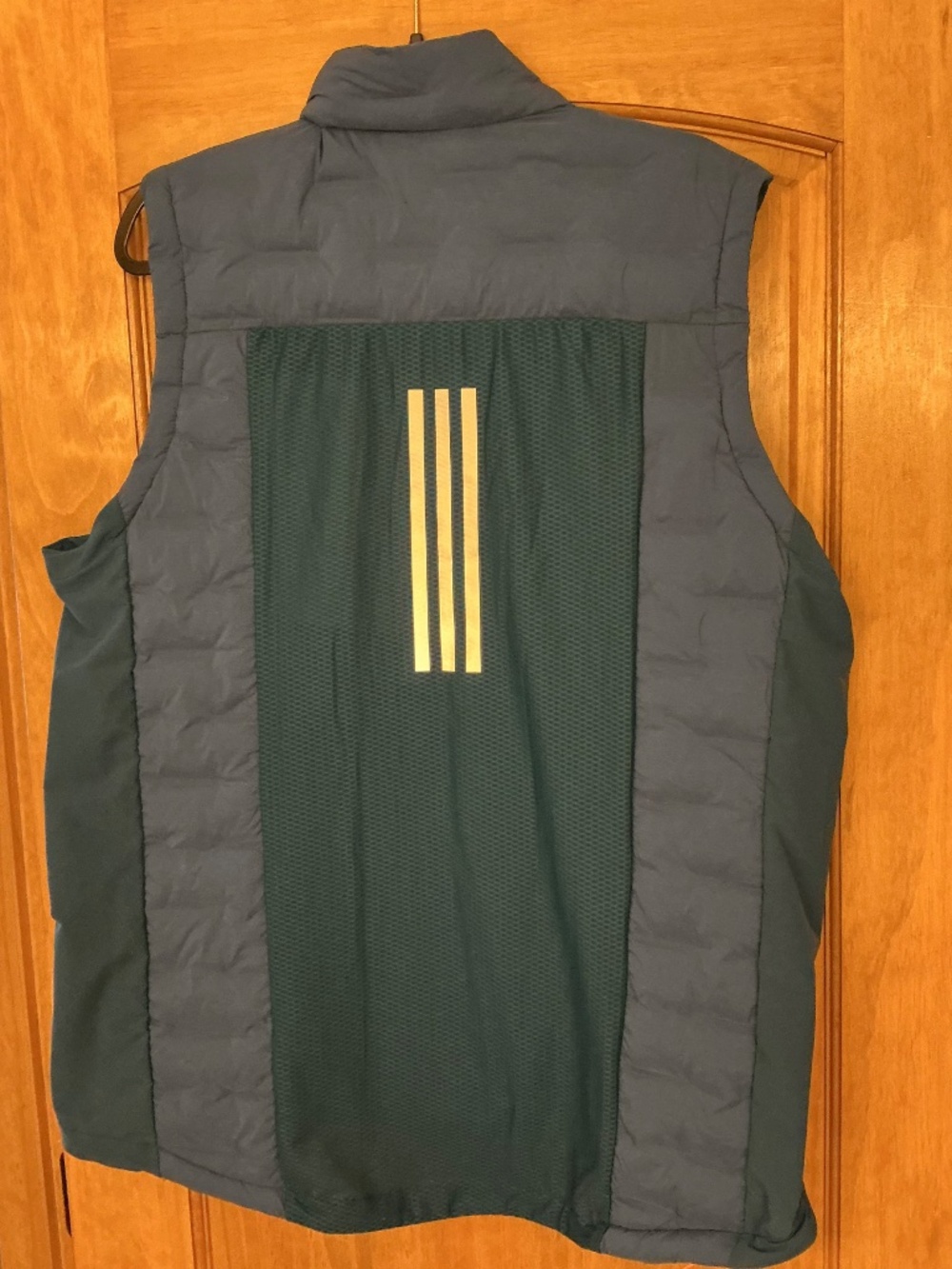 Like new Men’s Adidas Vest XL - Picture 5 of 7